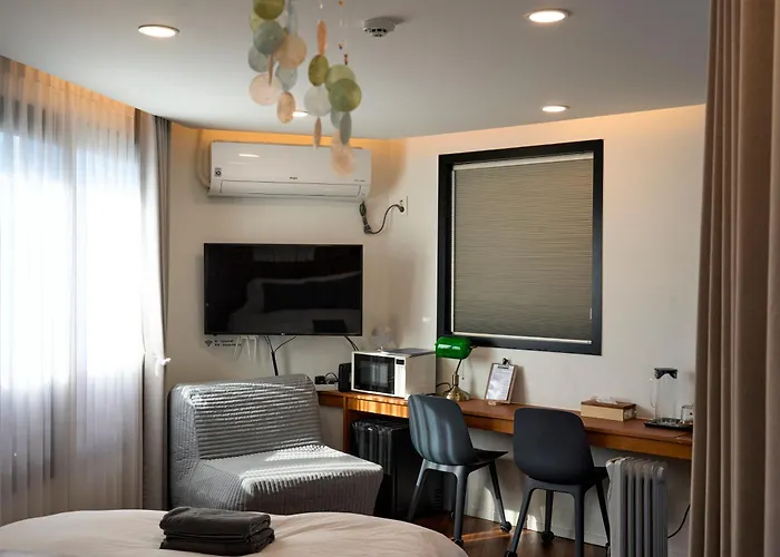 Space In Blackstone 아파트호텔